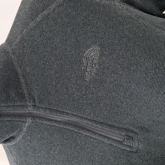 North Face Fleece Pullover - Picture 6 of 9